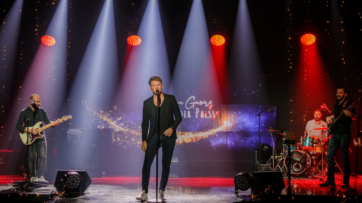 Florian vous attend pour passer ensemble la fin de l'année dans "Sottu Stelle"