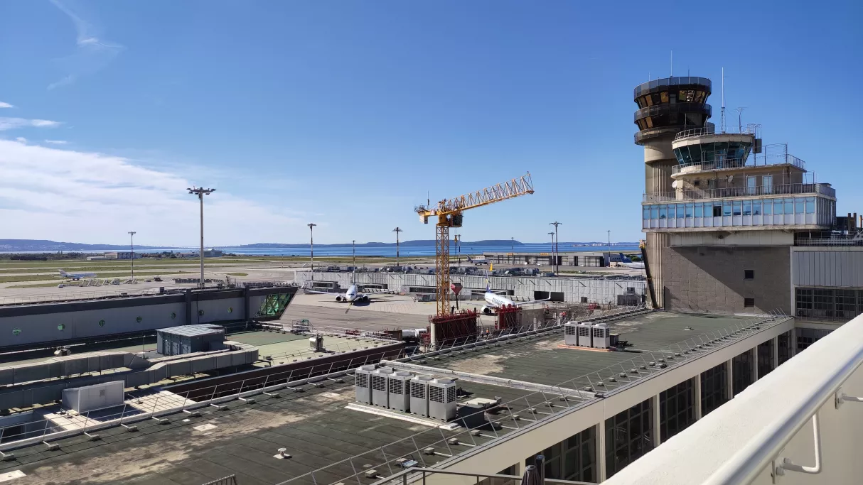 Vue extérieure de l'aéroport Marseille Provence