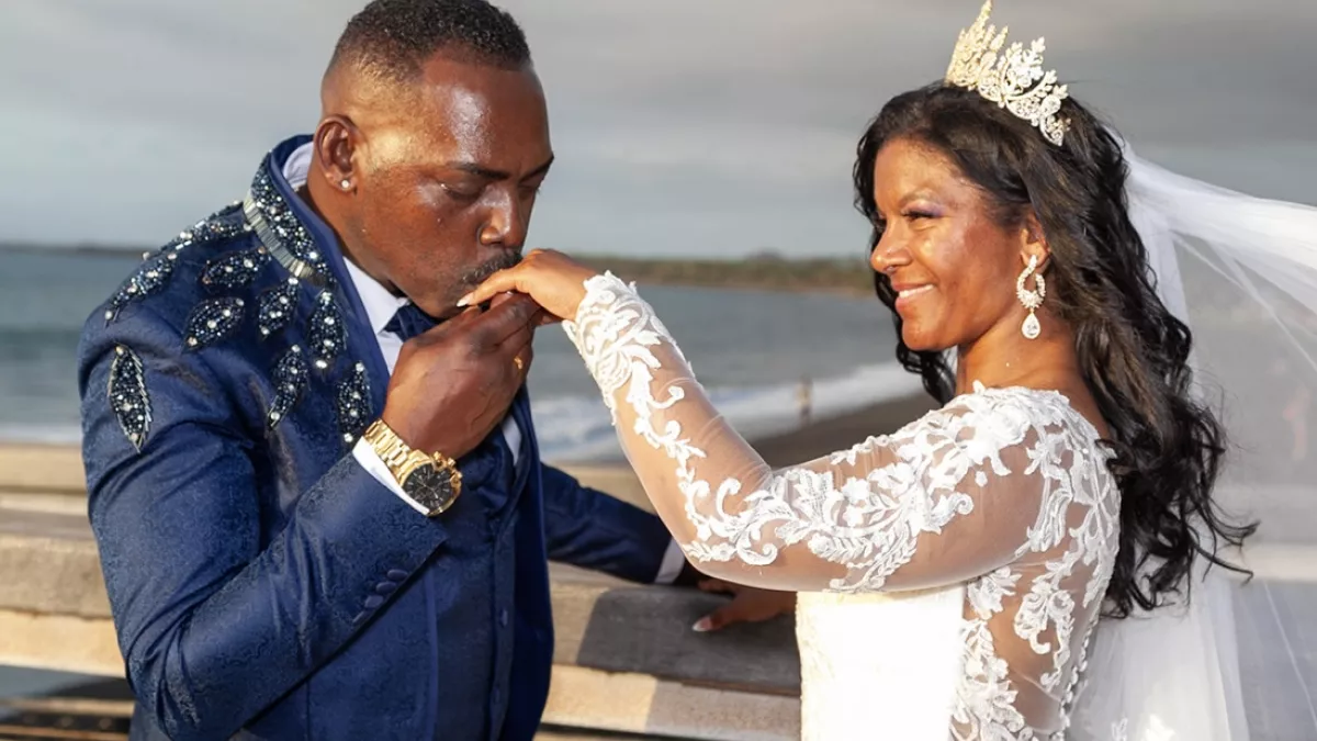 LAMOUR LÉ DOU SAISON 13 Vendredi 21 février 2025 @Reunionla1ère , Rocaya nous invite au mariage de Lorinda etThierry. Pour eux la magie de l’amour a opéré sur le plus beau balcon de notre île : Le Maîdo