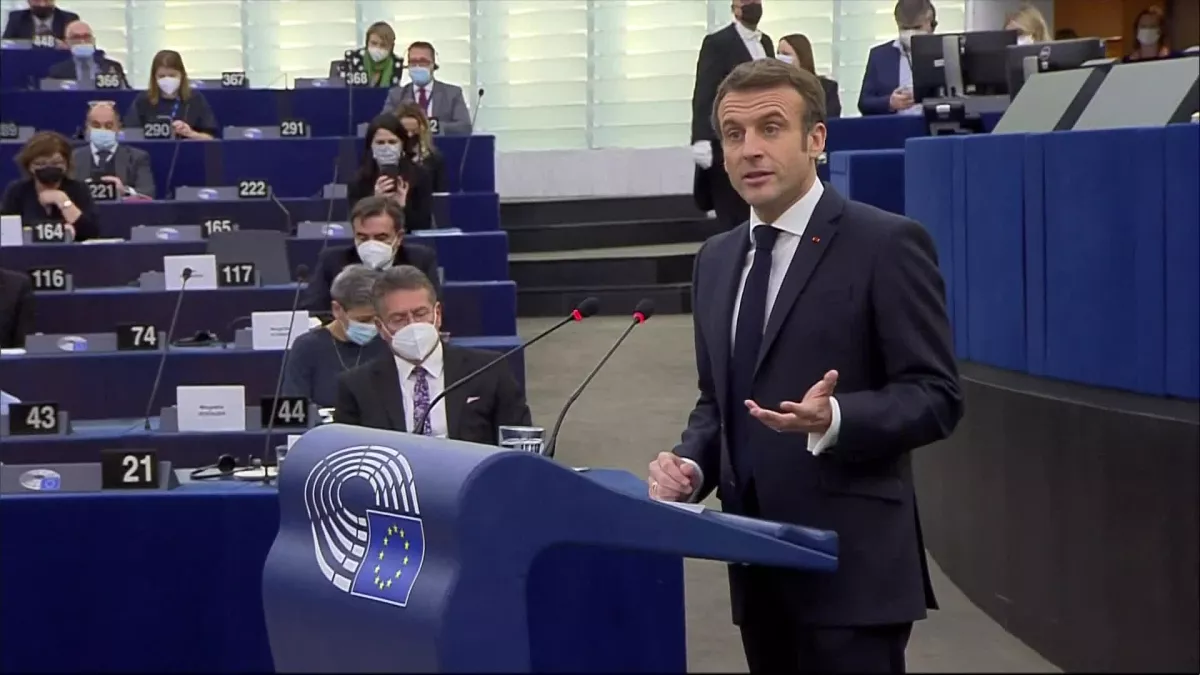 Emmanuel Macron tribune - capture d'écran Emmanuel Macron tribune