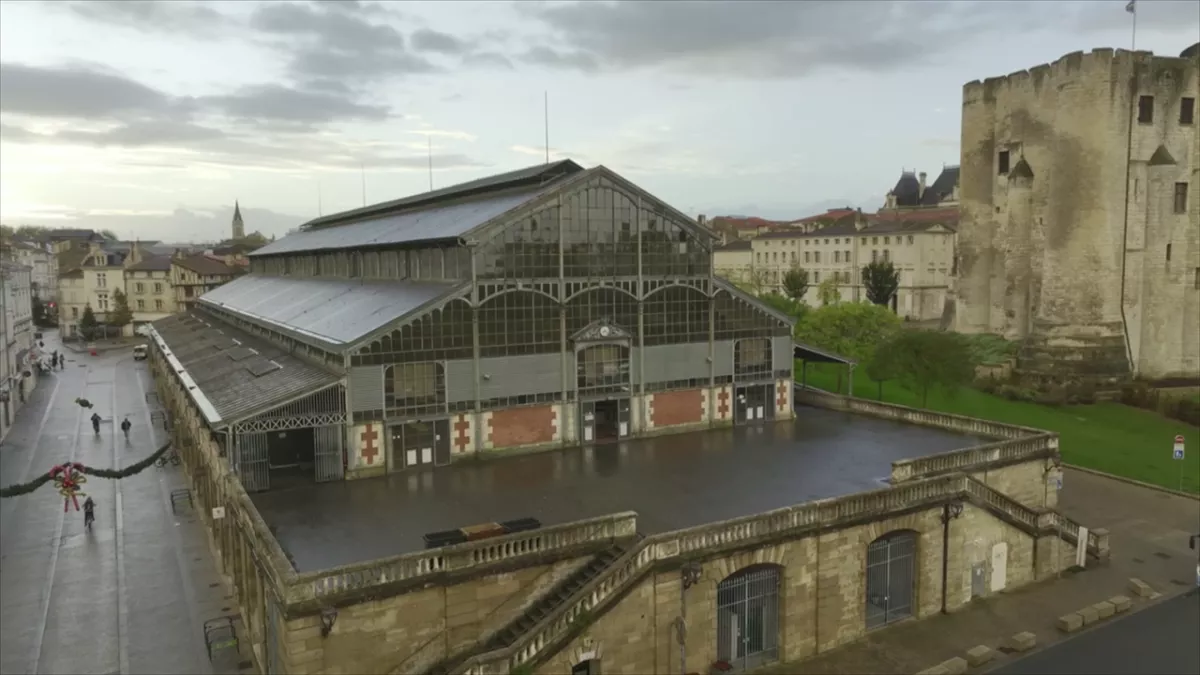 Niort halle.jpg