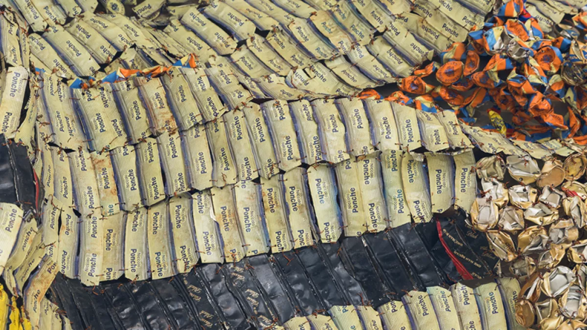 © Maximilian Geuter. Courtesy Haus der Kunst, Germany. Photograph of « Sasa » – El Anatsui. © Maximilian Geuter. Courtesy Haus der Kunst, Germany. Photograph of « Sasa » – El Anatsui.