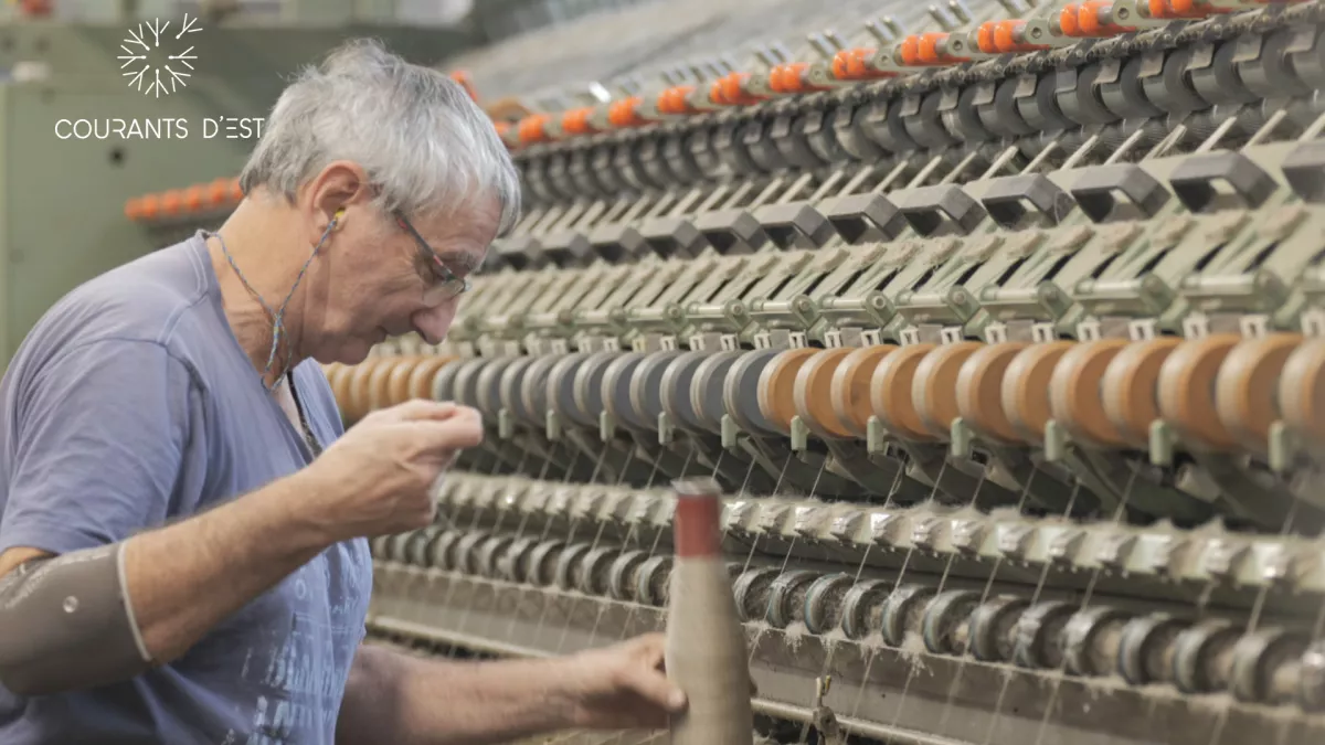 Courants d'Est - Alsace, terre de textile - SOURCE FTV Courants d'Est - machine dans une usine de filage