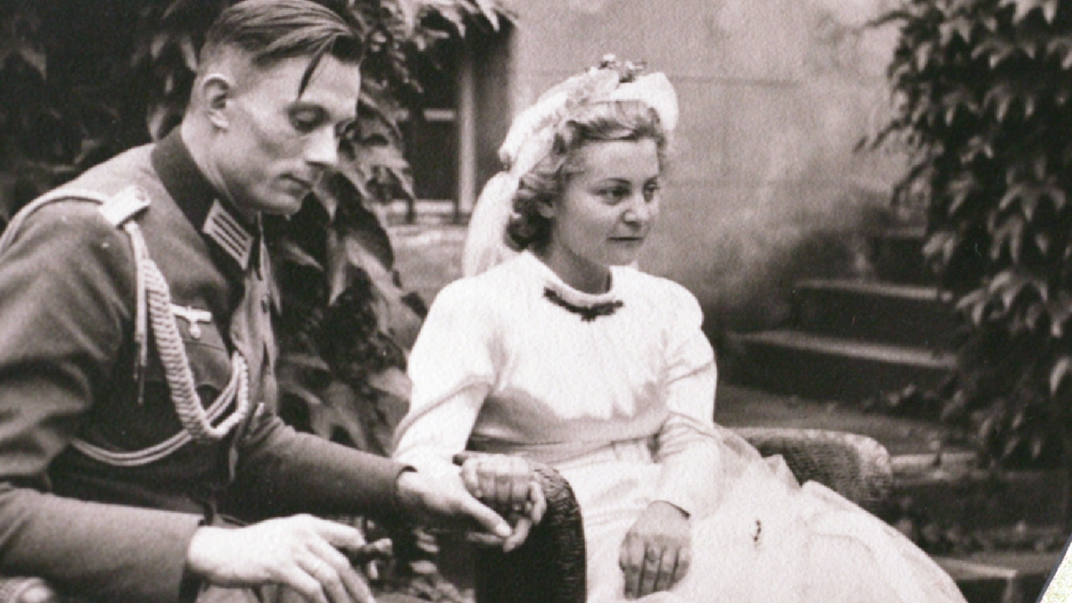 VIVRE DANS L' ALLEMAGNE EN GUERRE : Liselotte et Kurt © Roche productions