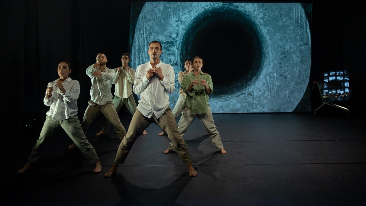 Spectacle de danse "Point Nemo" dans Arte Vivu Spectacle de danse "Point Nemo" dans Arte Vivu