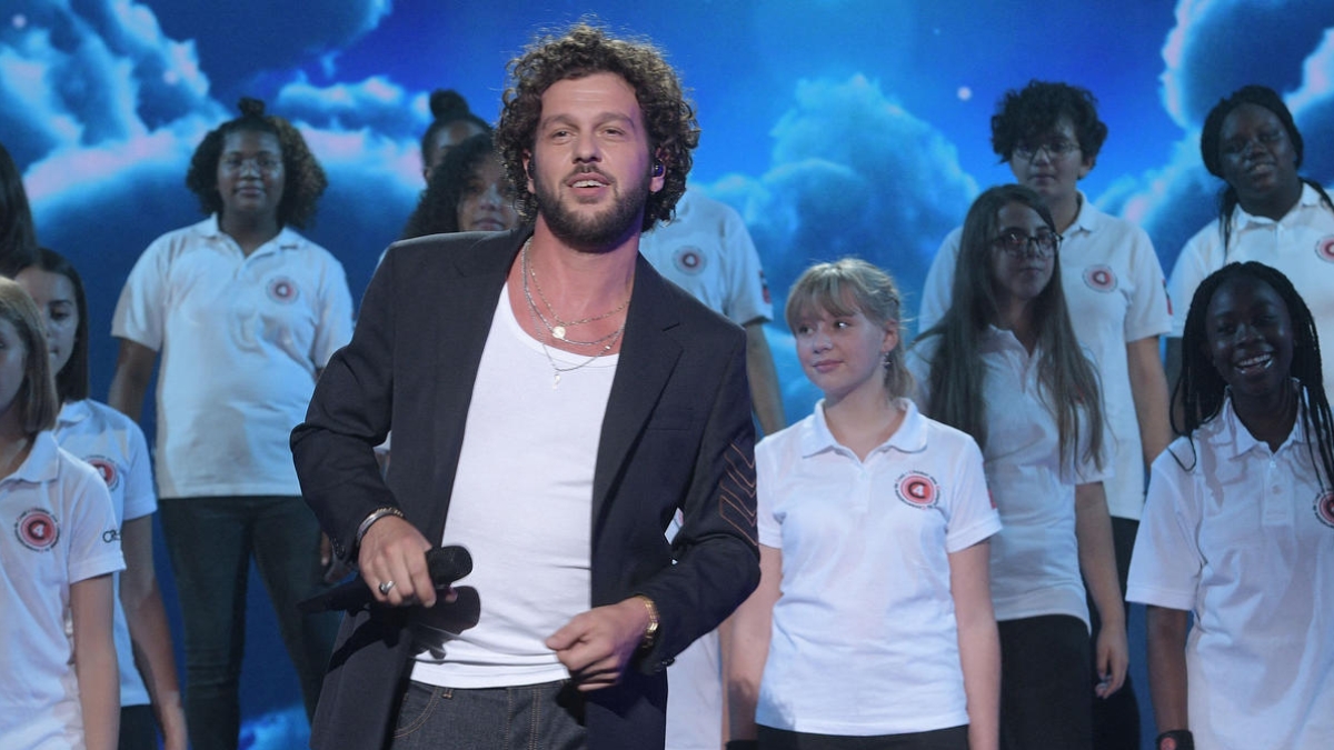 300 Choeurs Chantent Les Tubes D'un Jour 300 Chœurs chantent les tubes d’un jour | FranceTvPro.fr