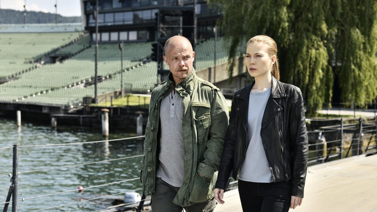 Meurtres en eaux troubles | FranceTvPro.fr