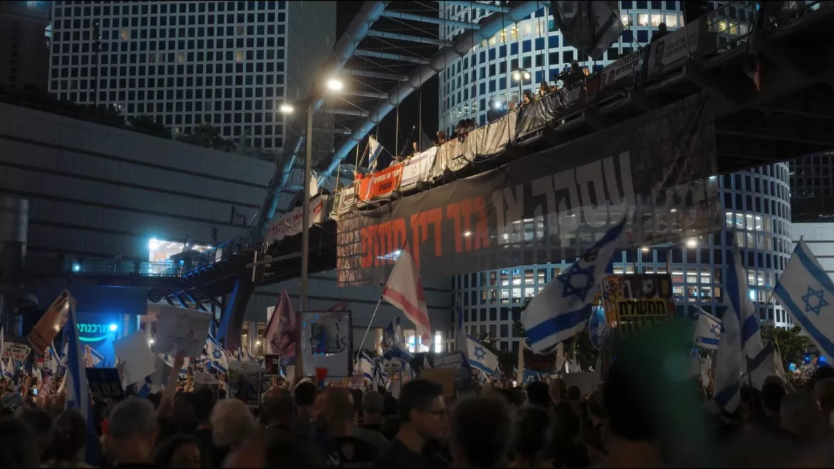 ©ROCHE PRODUCTIONS - LUKASZ KONOPA - RASSEMBLEMENT.png