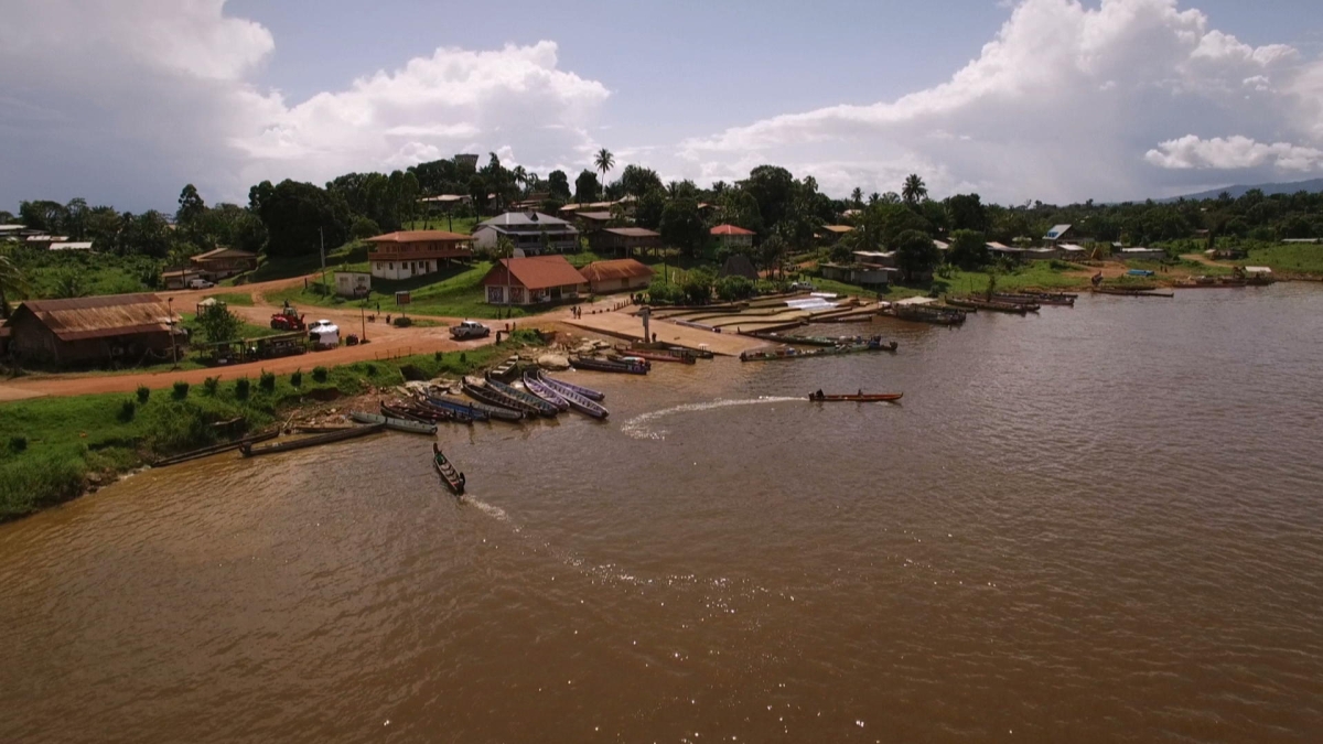 LES VALLÉES DES MARRONS DE LA REUNION A LA GUYANE