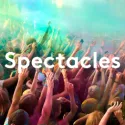 Des personnes qui dansent à un festival de musique