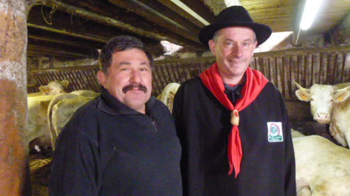 Denis Méjean, éleveur à Sagnes et Goudoulet avec Serge Aymard, Boucher