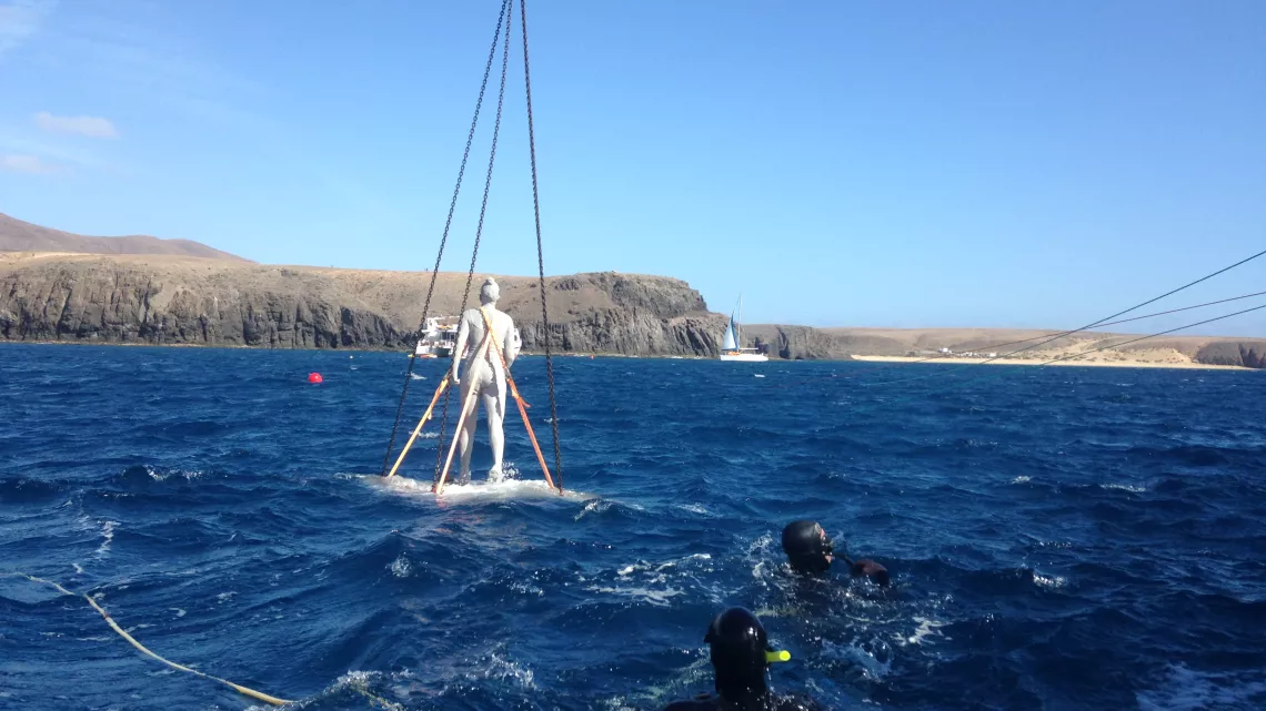 Thalassa "On ira tous aux Canaries