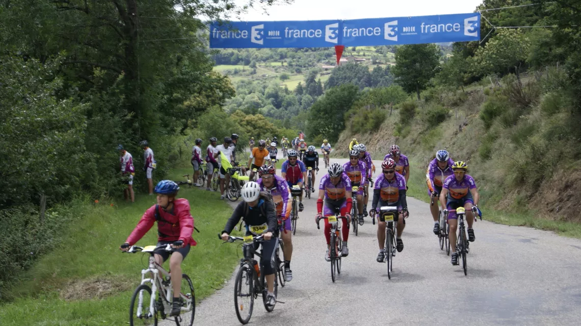 Cyclos sur la ligne du dernier kilomètre
