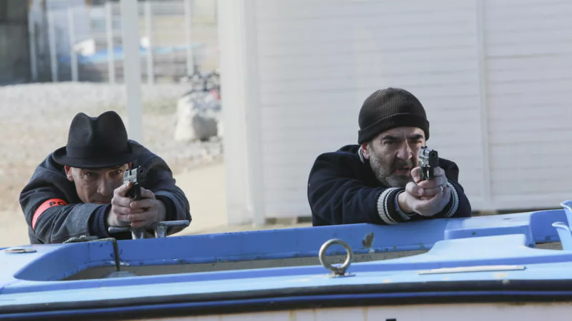 REUNION 1ERE - DEUX FLICS SUR LES DOCKS