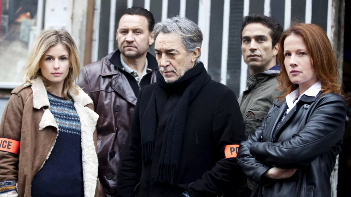 LANESTER SERIE DE FRANCK MANCUSO AVEC RICHARD BERRY, EMMA DE CAUNES… #REUNION 1ERE