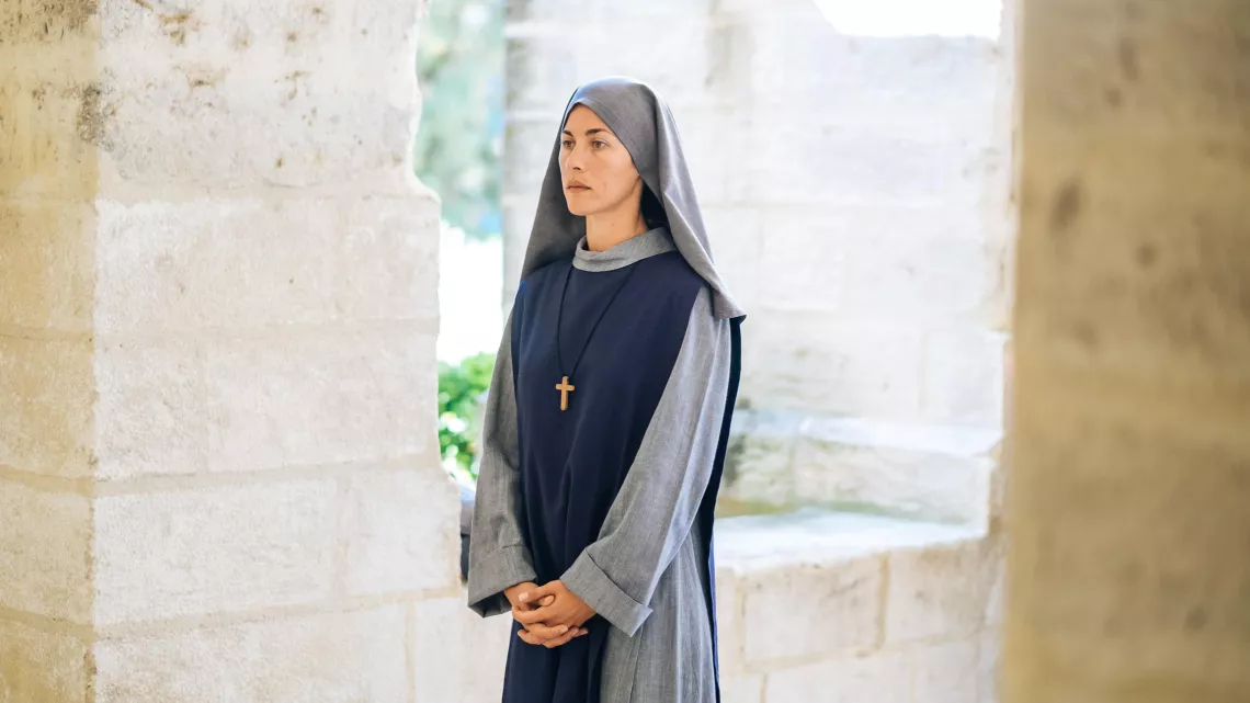MEURTRE A AVIGNON TELEFILM DE STEPHANE KAPPES AVEC CATHERINE JACOB, LAËTITIA MILOT… #REUNION 1ERE