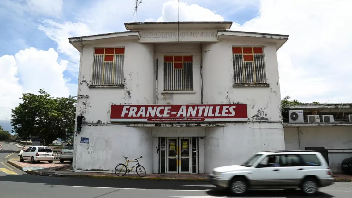 histoire des médias sous influence : des journaux et des affaires