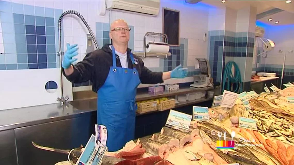 Jean-Luc dans  sa poissonnerie
