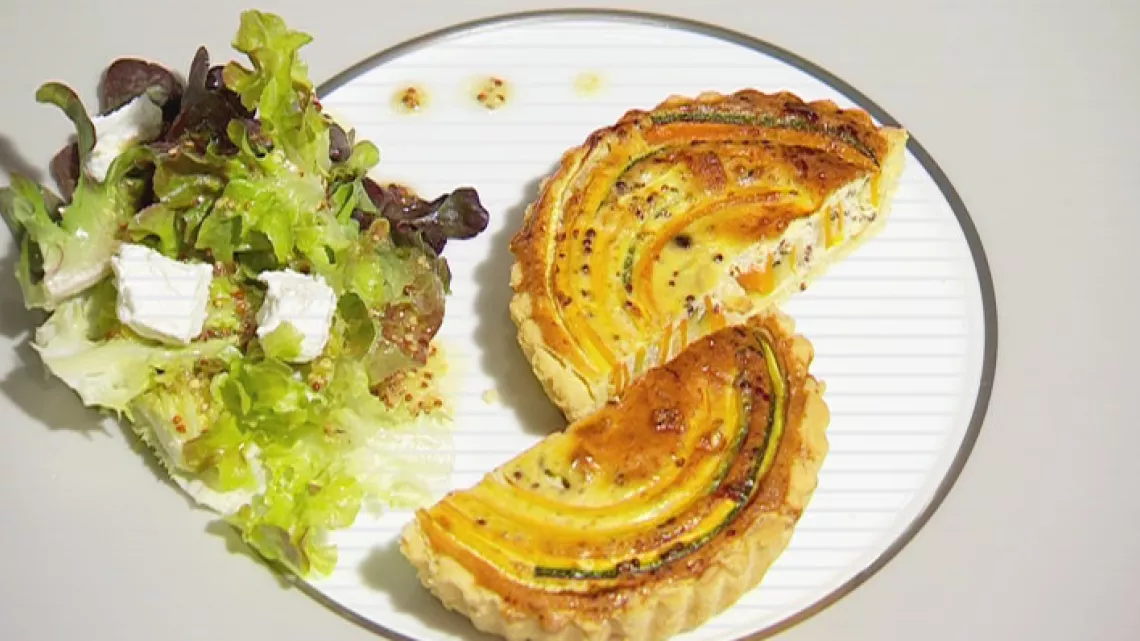 Assiette de présentation tarte carottes-courgettes