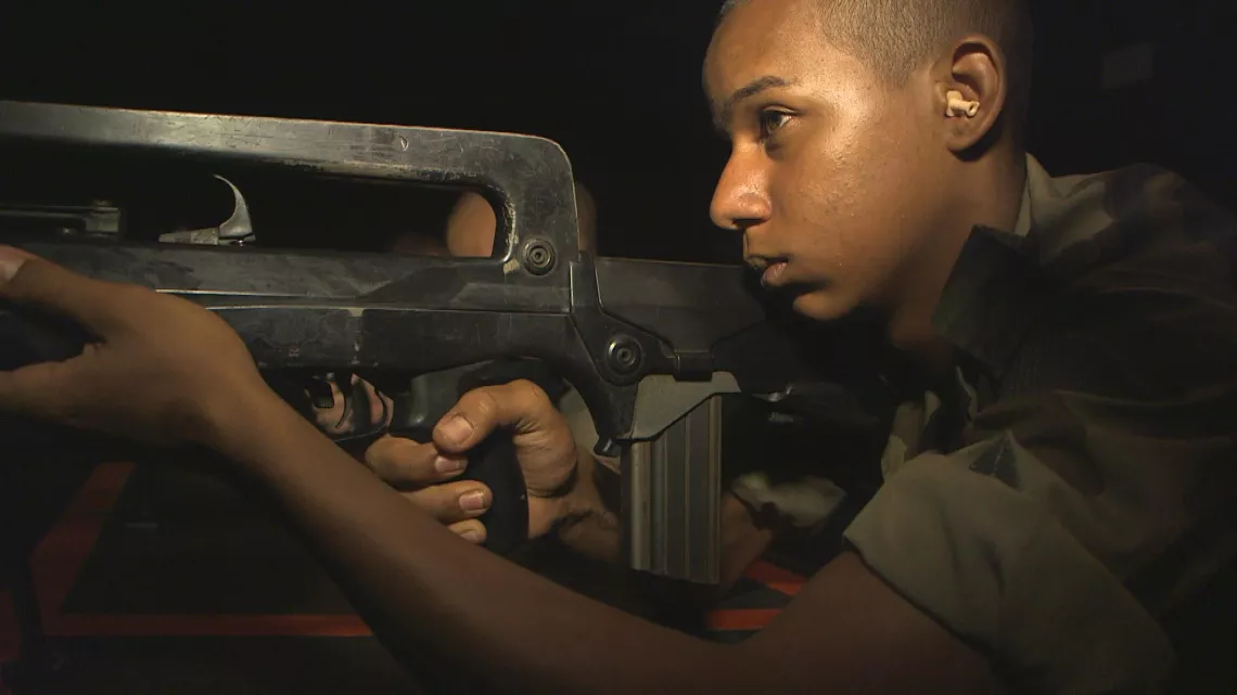 PLANETE INVESTIGATION - S2 - Embarqué La Réunion, l'école de la dernière chance