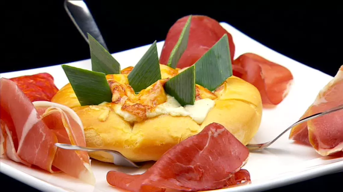 Assiette de présentation Fondue gratinée aux poireaux