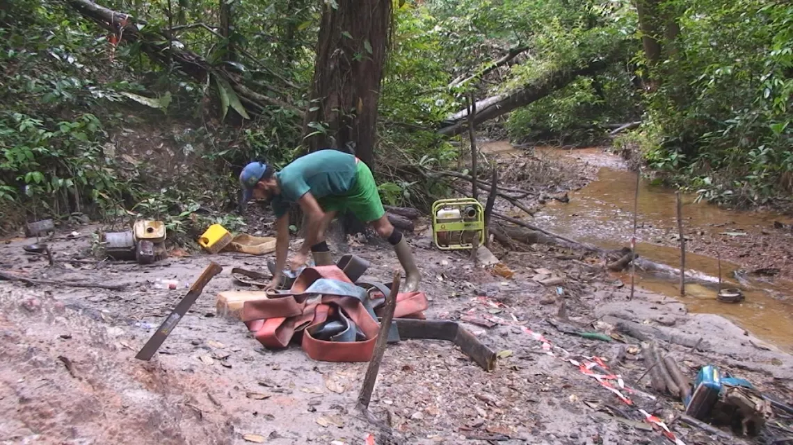 PLANETE INVESTIGATION - CONFRONTATION : GUYANE, UN ELDORADO FRANCAIS