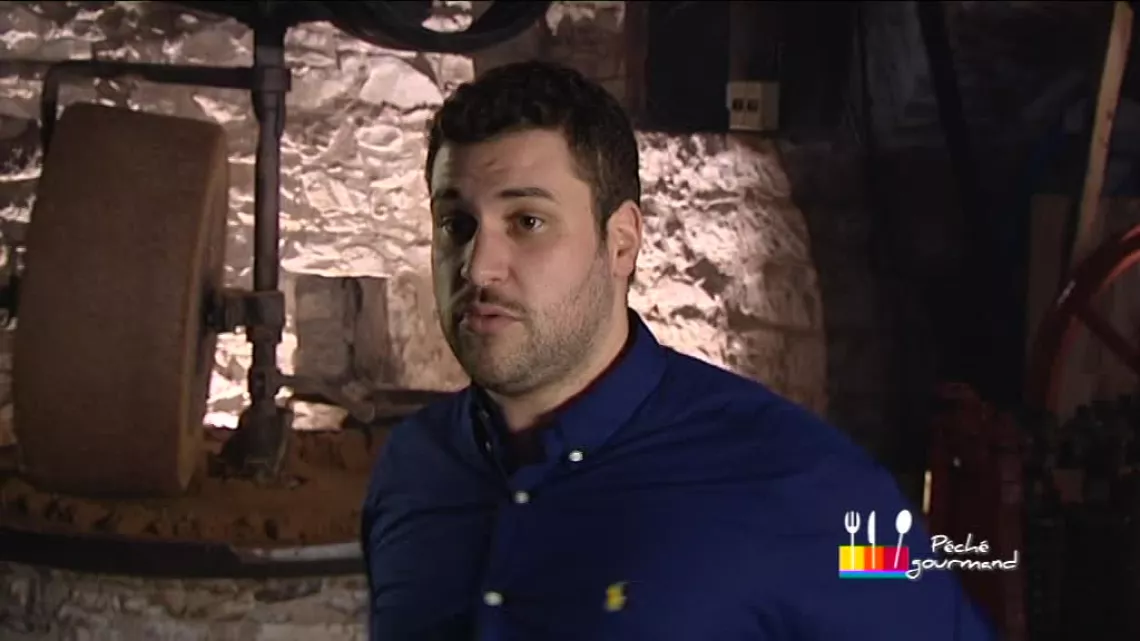 Adrien dans son moulin à Martel