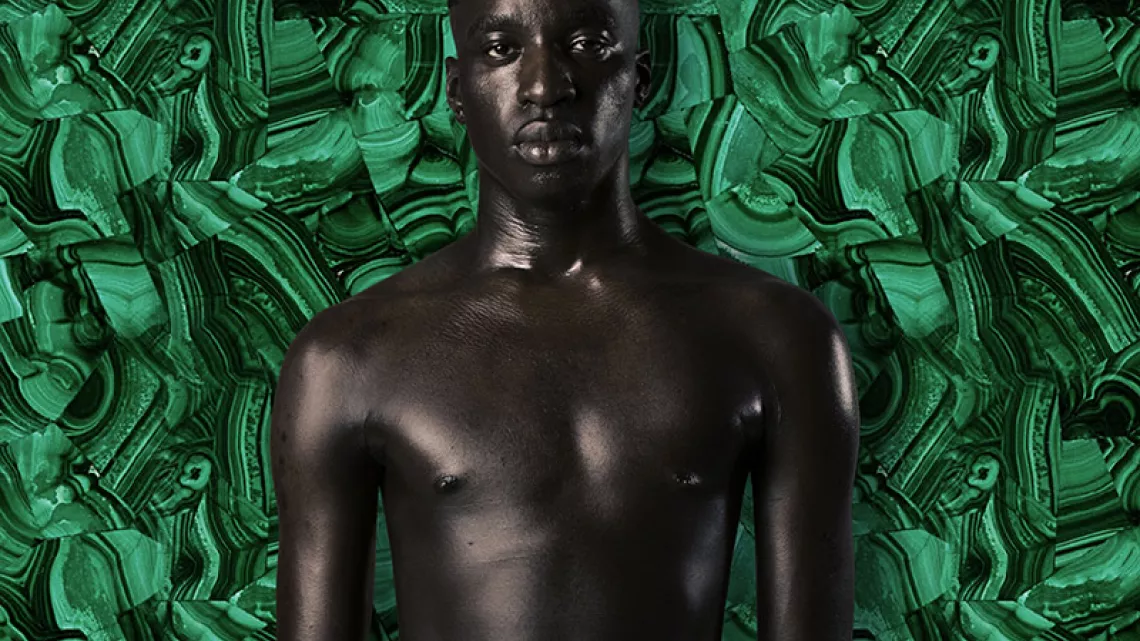 PETITE NOIR