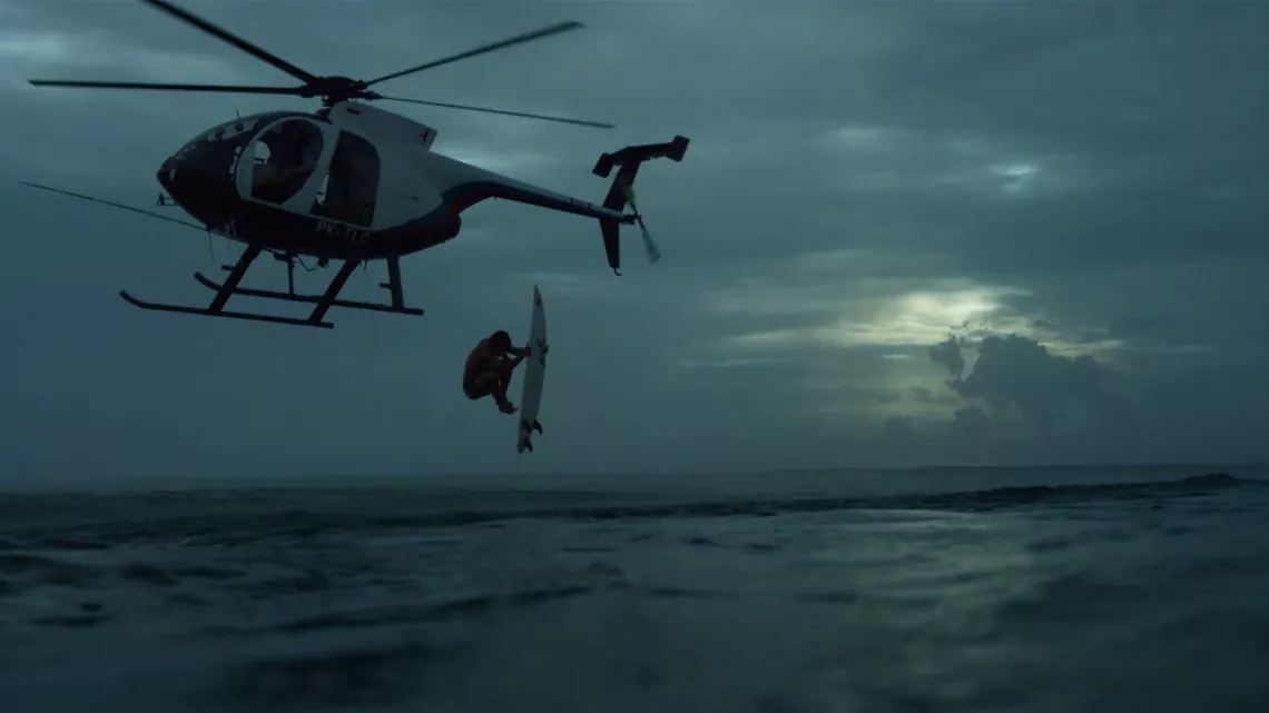 JEREMY FLORES DANSER DANS LES VAGUES 
