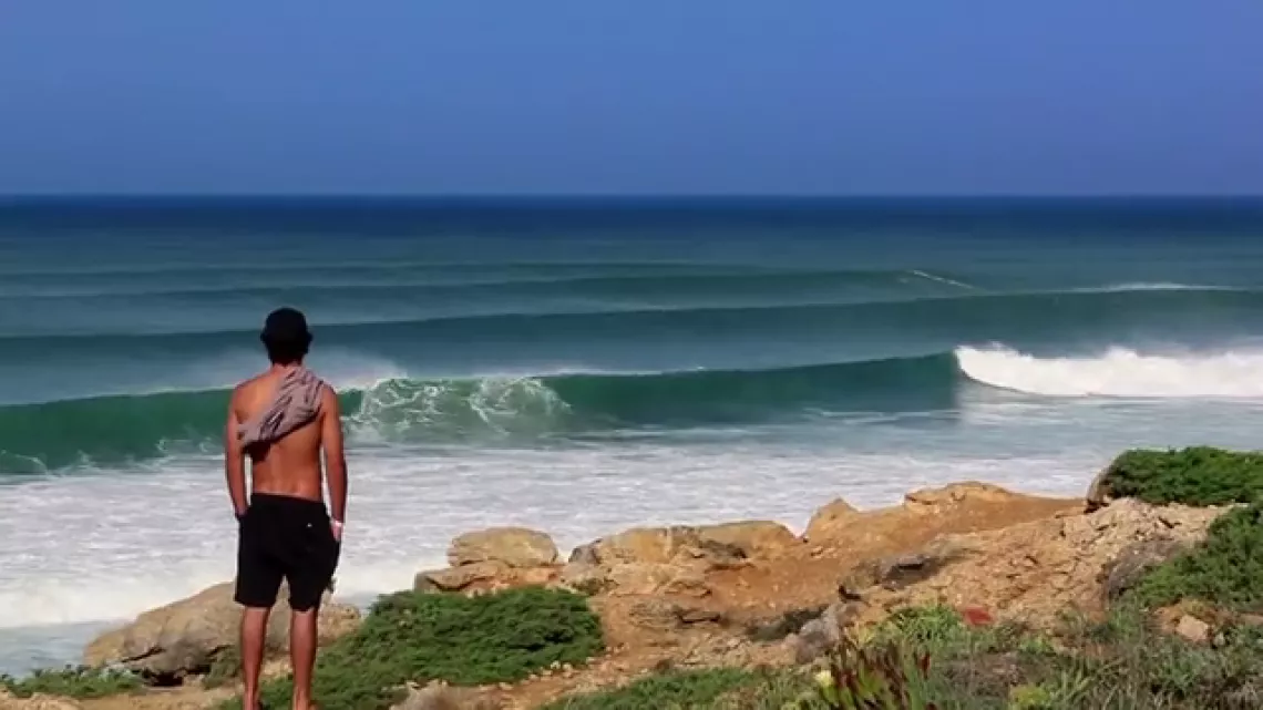 JEREMY FLORES DANSER DANS LES VAGUES