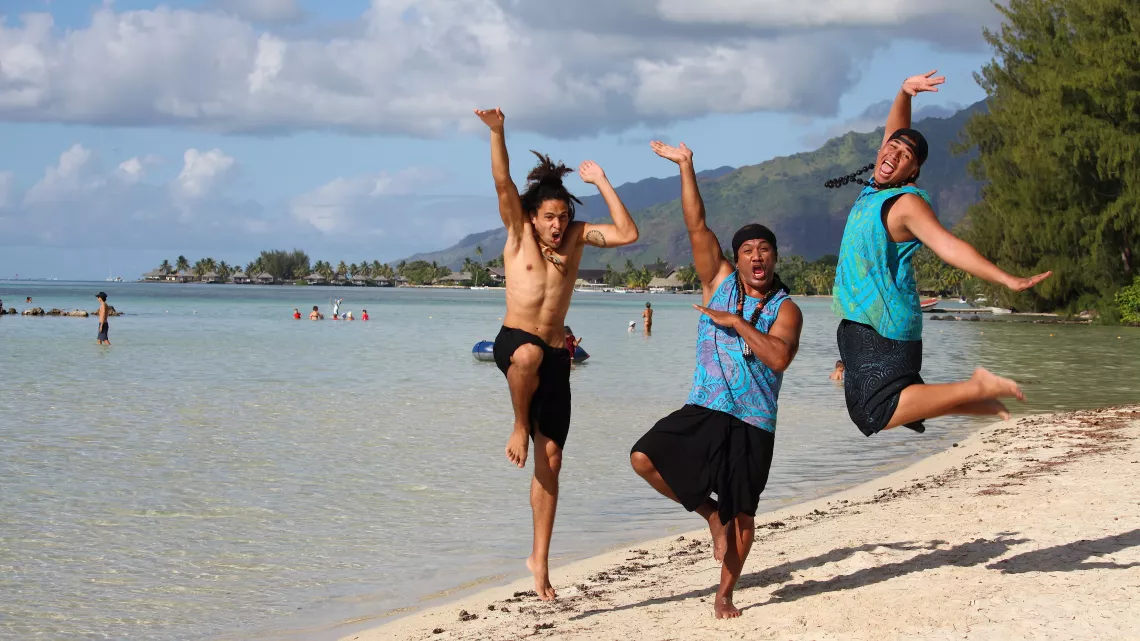 Maui, Coco et Rai sur la plage de Moorea