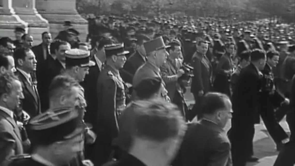1954, LA FIN D'UN MONDE