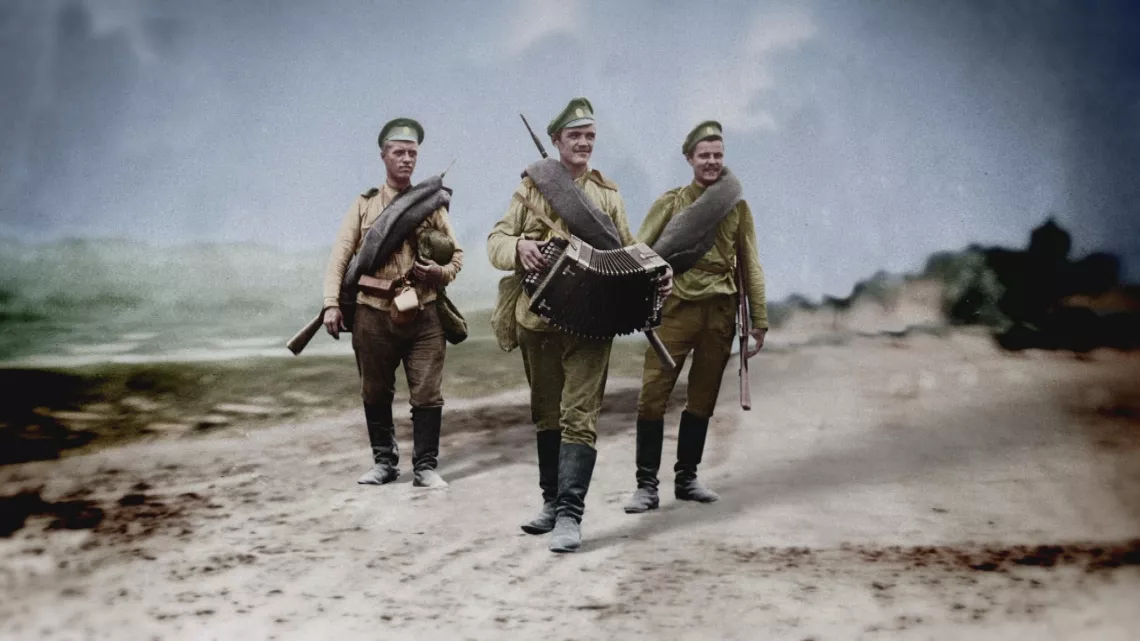 1917 - RÉVOLUTION(S)