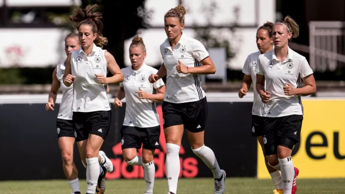 FOOTBALL FÉMININ - FRANCE / ALLEMAGNE