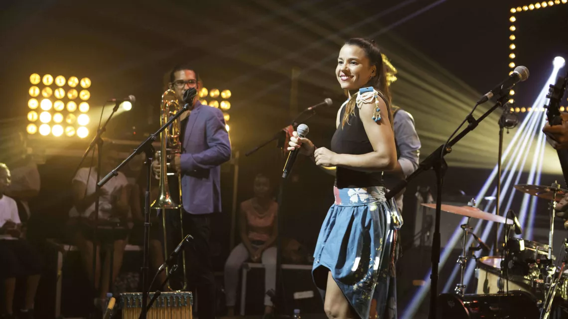 BLACK BOX SESSIONS SAISON 1- TINE POPPY EN CONCERT