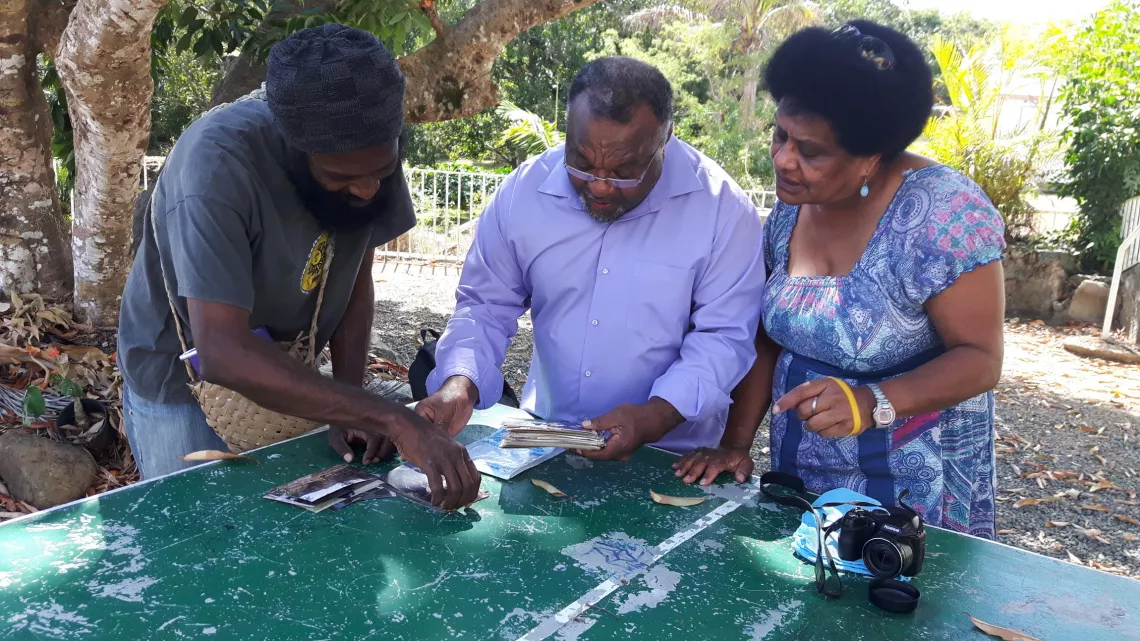 Archipels LES ILES DE MARS, NOUVELLE CALEDONIE , VANUATU : regards sur l'indépendance