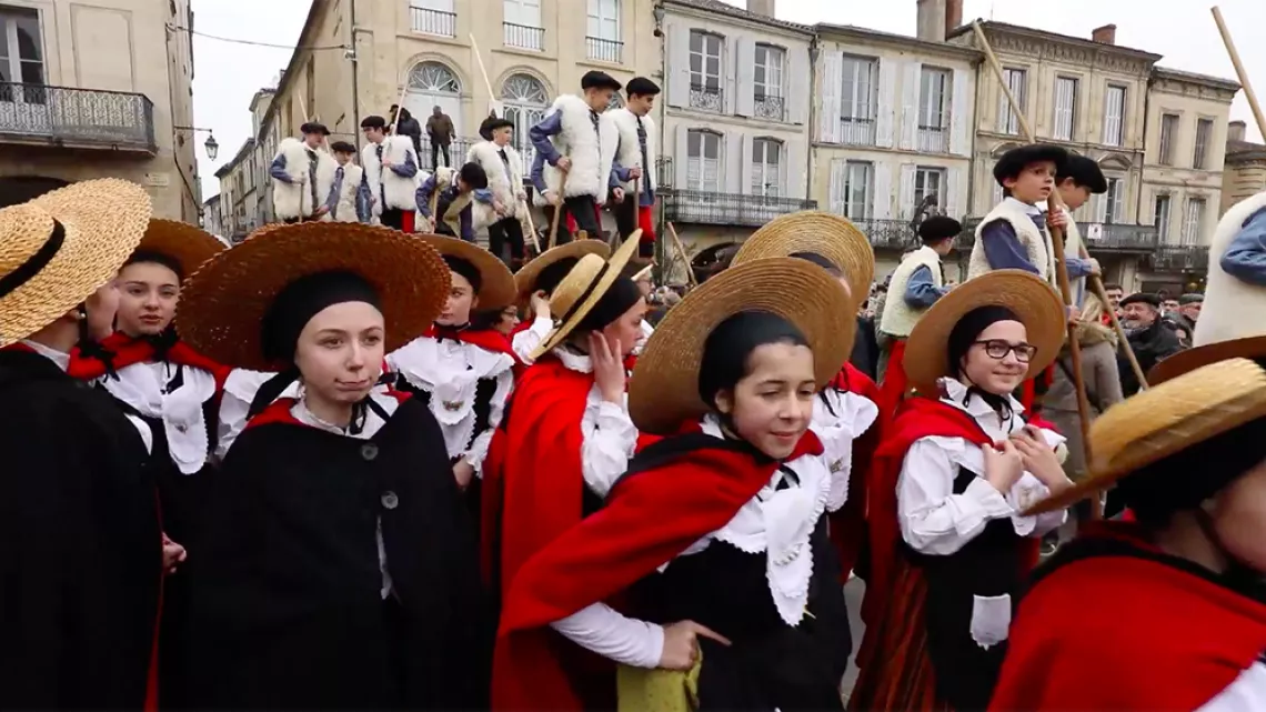 Défilé dans les rues de Bazas