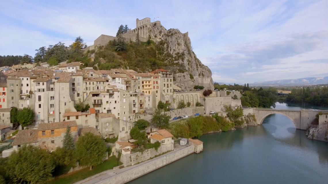 LES 100 LIEUX QU'IL FAUT VOIR FranceTvPro.fr