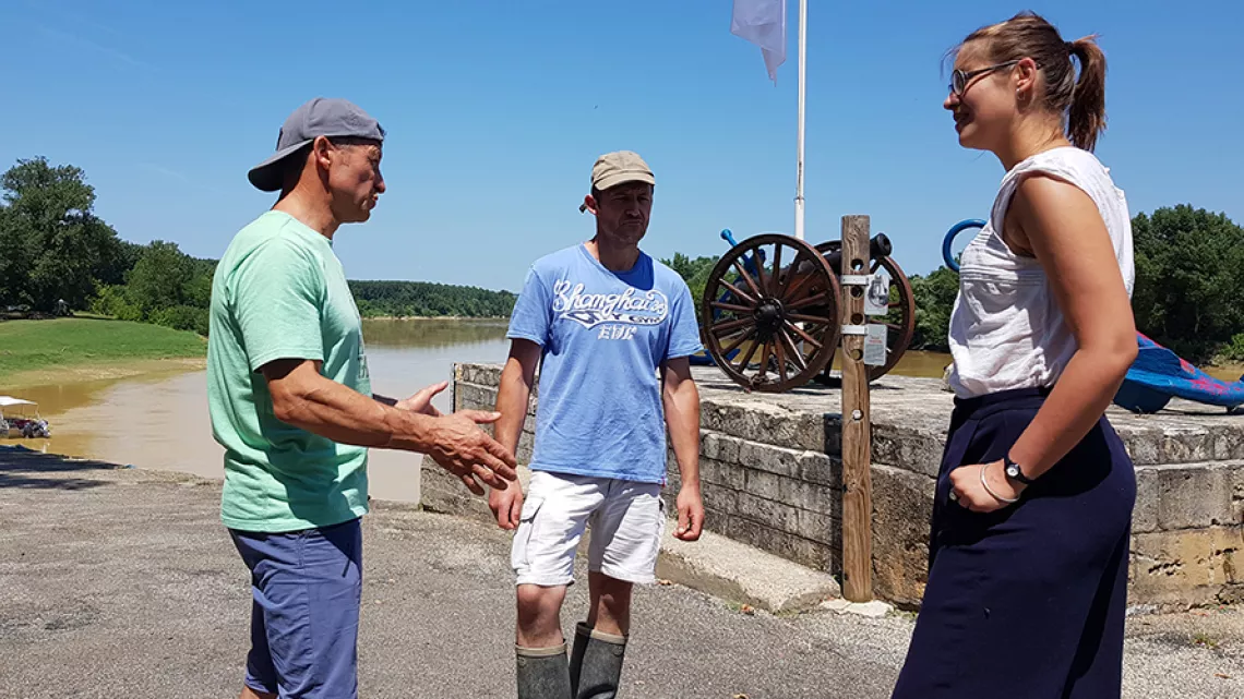 France écoute les explications des 2 frères