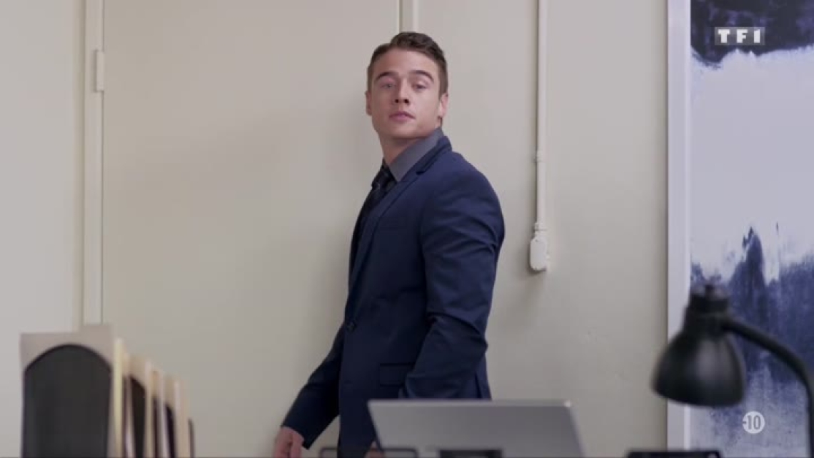 UN ASSISTANT TROP PARFAIT FranceTvPro.fr