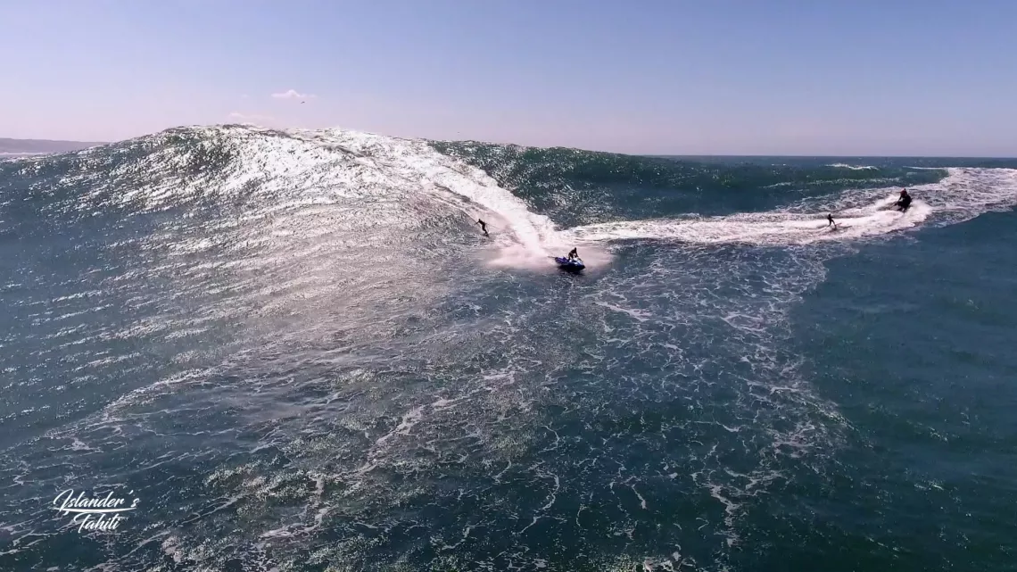 Tikanui Smith face à Nazaré