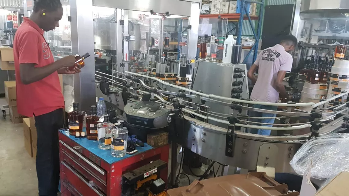 Place Publique consommation alcool : chaine de production des rhum Clément