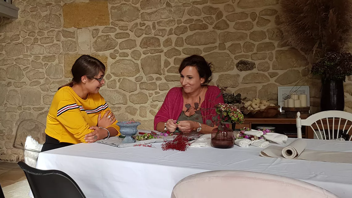 France rencontre Sandra qui fait de la déco florale