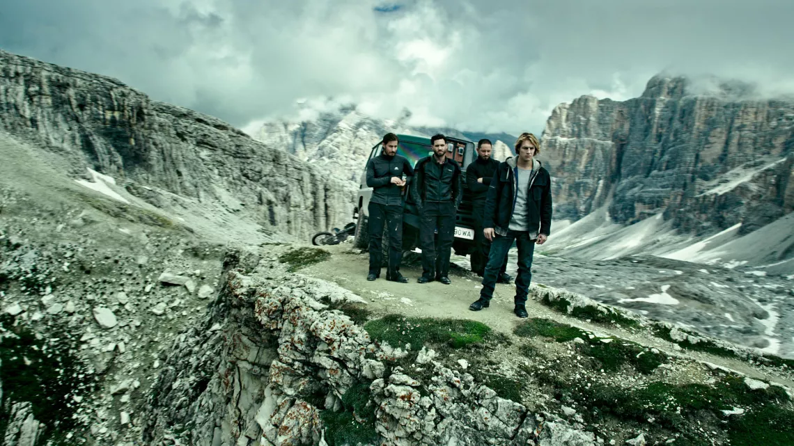 POINT BREAK