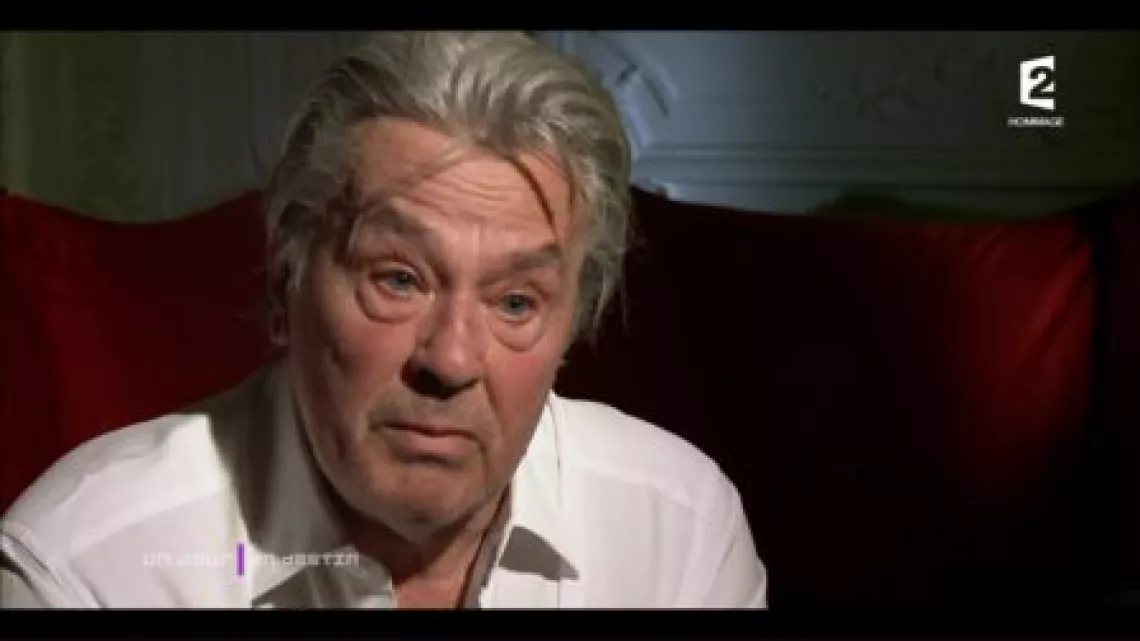 « ALAIN DELON, LA SOLITUDE D'UN FAUVE »