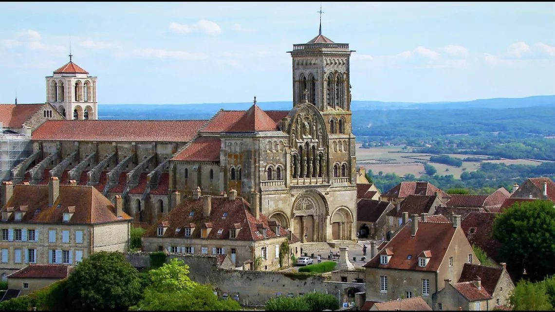 DES RACINES ET DES AILES  SUR LES CHEMINS DE COMPOSTELLE
