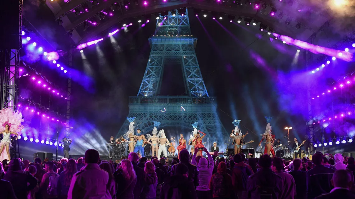 DES RACINES ET DES AILES : LA TOUR EIFFEL A 130 ANS !