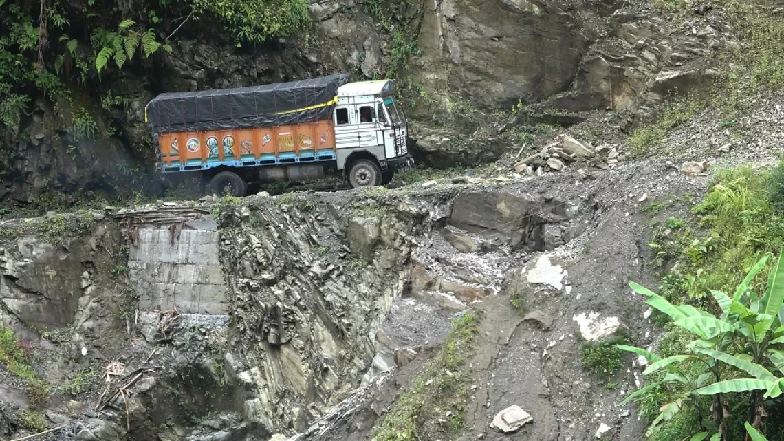 LES ROUTES DE L'IMPOSSIBLE