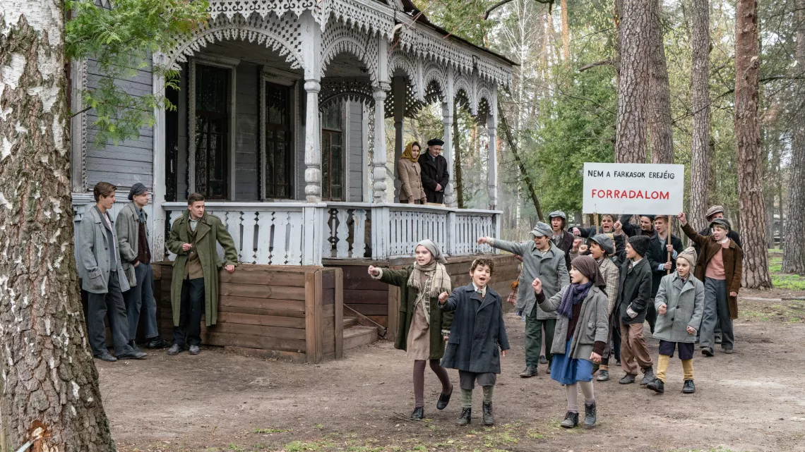 "1945, LA RÉPUBLIQUE DES ENFANTS PERDUS