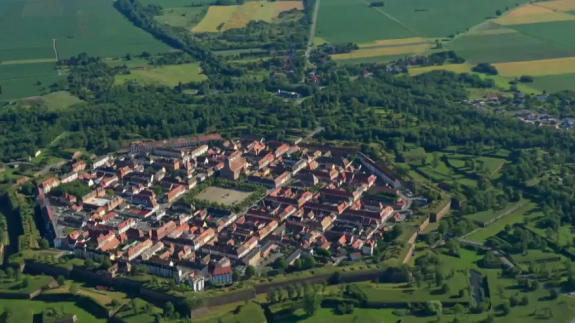 SECRETS D'HISTOIRE : VAUBAN, LE ROI ET LES FORTERESSES
